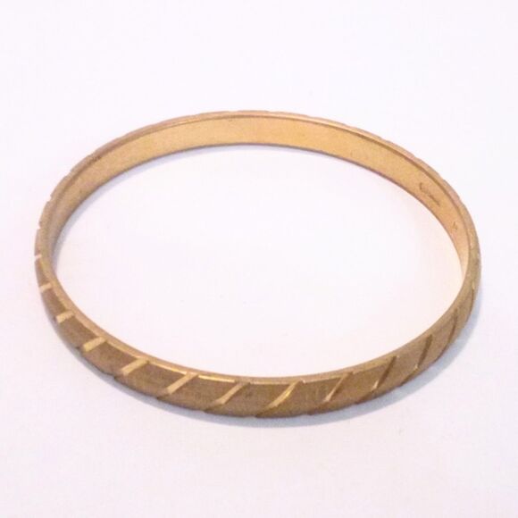 Vintage Monet Diagonal Diamond Cut Gold Tone Bangle Bracelet - Picture 2 of 5